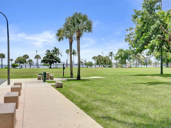 1900 N Bayshore Dr 715, Miami FL 33132