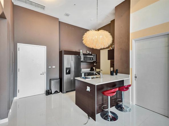 1900 N Bayshore Dr 715, Miami FL 33132