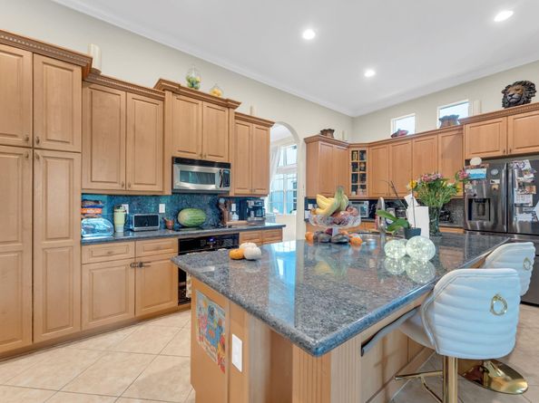 8264 NW 107th Ter, Parkland FL 33076