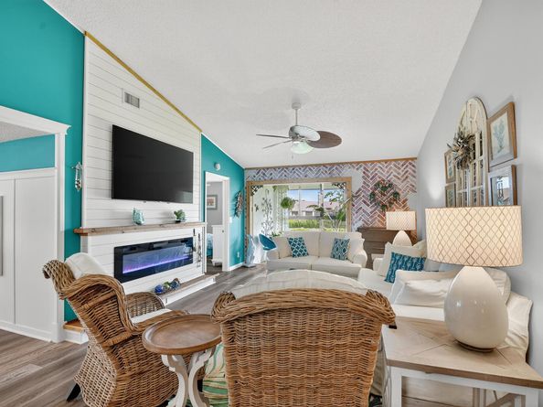 7578 Tahiti Lane 201, Lake Worth FL 33467
