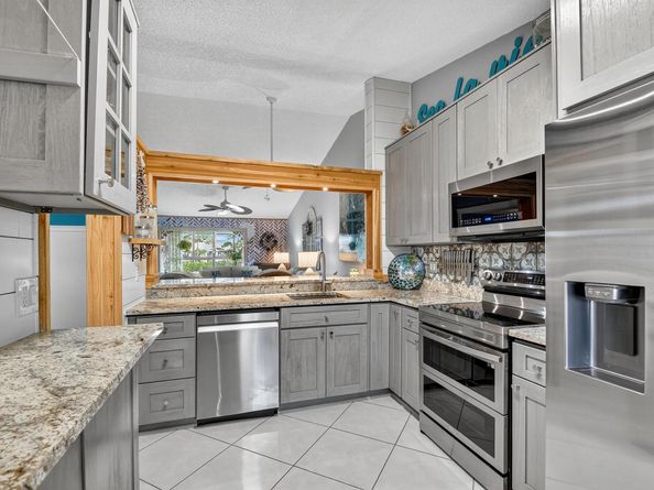 7578 Tahiti Lane 201, Lake Worth FL 33467
