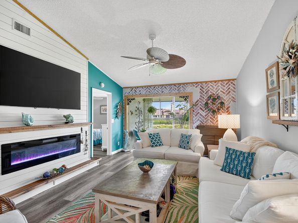 7578 Tahiti Lane 201, Lake Worth FL 33467