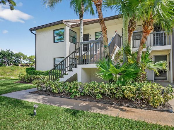 7578 Tahiti Lane 201, Lake Worth FL 33467