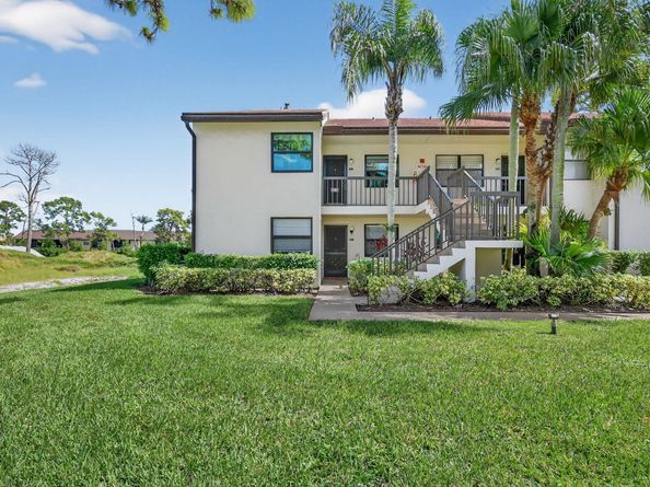 7578 Tahiti Lane 201, Lake Worth FL 33467