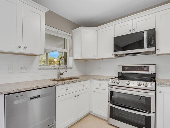 140 Village Circle, Jupiter FL 33458