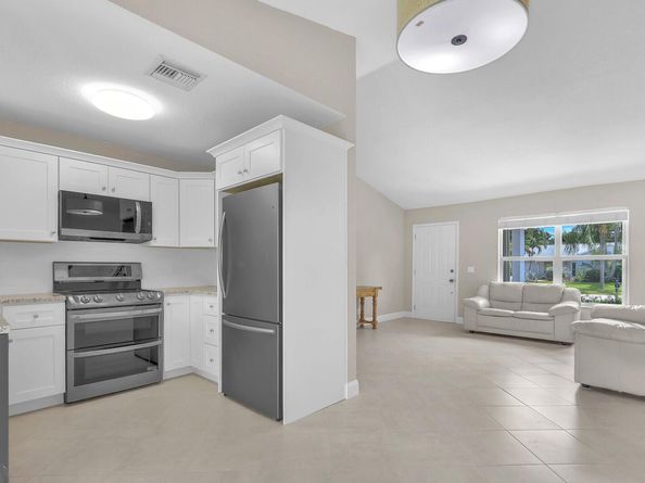 140 Village Circle, Jupiter FL 33458