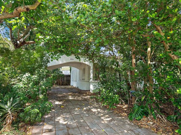 809 37th Street, West Palm Beach FL 33407