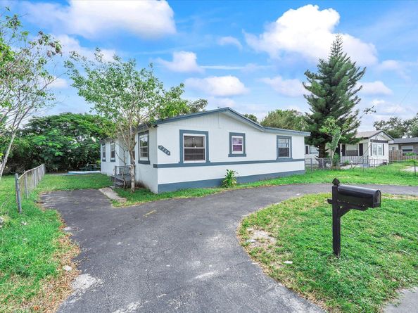 2300 NW 31st Avenue, Fort Lauderdale FL 33311