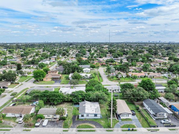 2300 NW 31st Avenue, Fort Lauderdale FL 33311