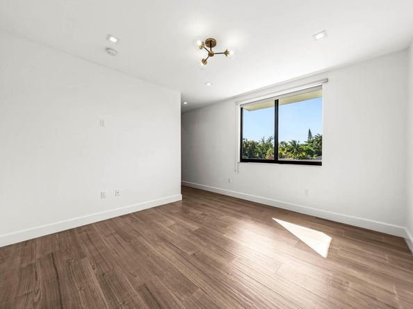 619 SW 10th St N/A, Fort Lauderdale FL 33315