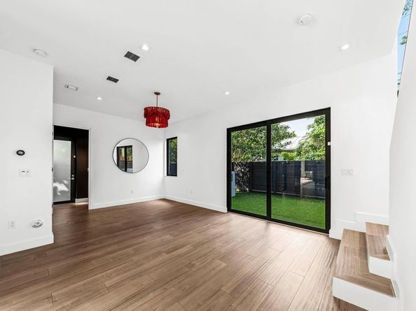 619 SW 10th St N/A, Fort Lauderdale FL 33315