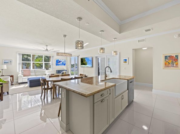 621 Bay Colony Drive S, Juno Beach FL 33408