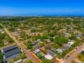 2447 Roosevelt St, Hollywood FL 33020