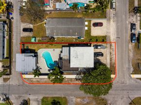 2447 Roosevelt St, Hollywood FL 33020