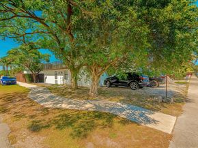 2447 Roosevelt St, Hollywood FL 33020