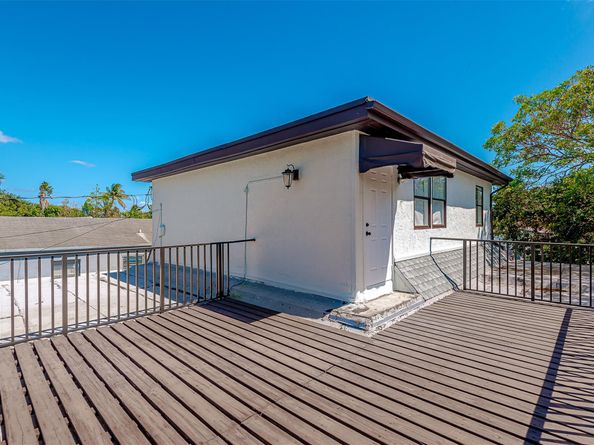 2447 Roosevelt St, Hollywood FL 33020