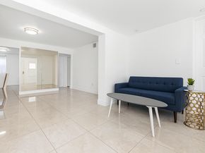 2447 Roosevelt St, Hollywood FL 33020