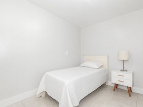 2447 Roosevelt St, Hollywood FL 33020