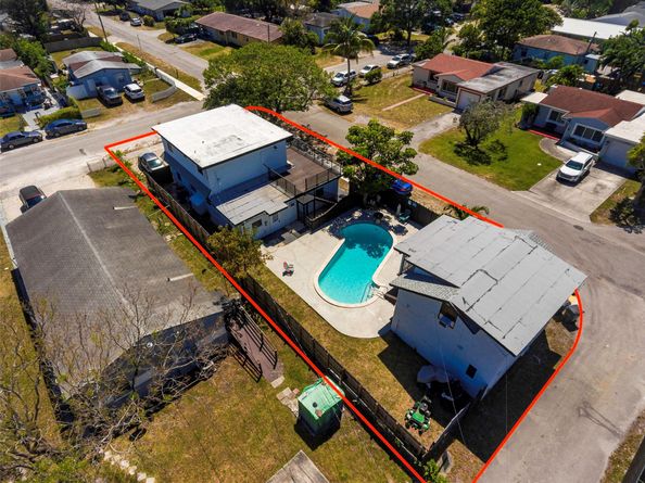 2447 Roosevelt St, Hollywood FL 33020