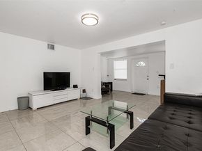 2447 Roosevelt St, Hollywood FL 33020