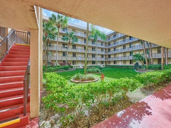 3253 Riverside Dr D301, Coral Springs FL 33065