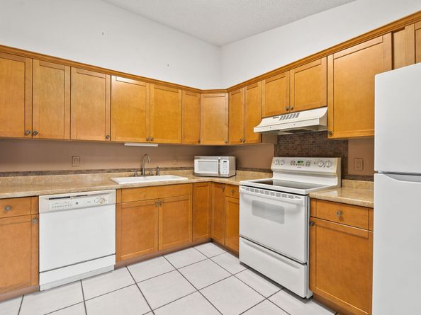 134 Sherwood Circle 16a, Jupiter FL 33458