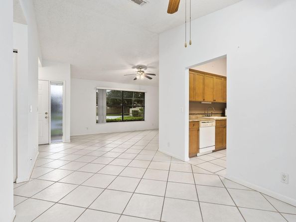 134 Sherwood Circle 16a, Jupiter FL 33458