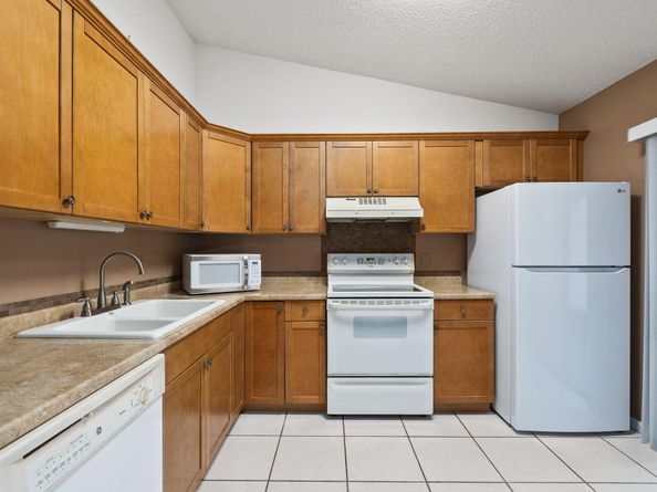 134 Sherwood Circle 16a, Jupiter FL 33458