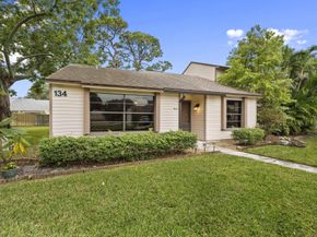 134 Sherwood Circle 16a, Jupiter FL 33458