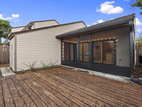 134 Sherwood Circle 16a, Jupiter FL 33458