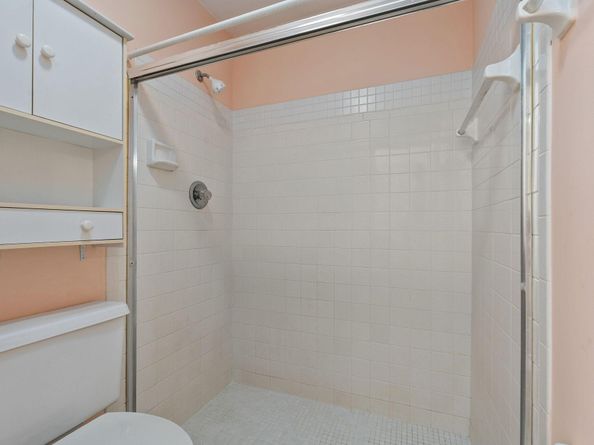 134 Sherwood Circle 16a, Jupiter FL 33458