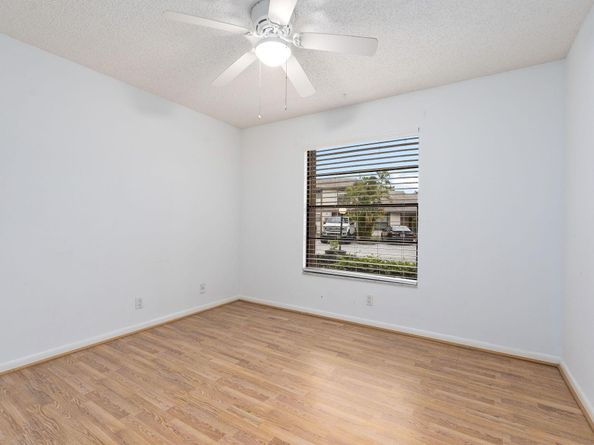 134 Sherwood Circle 16a, Jupiter FL 33458