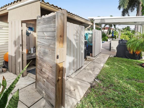 2622 NE 4th St, Pompano Beach FL 33062