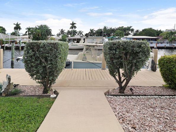 2622 NE 4th St, Pompano Beach FL 33062