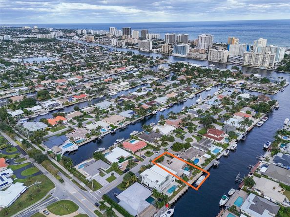 2622 NE 4th St, Pompano Beach FL 33062