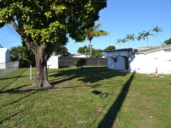 1700 NW 167th St, Miami Gardens FL 33054