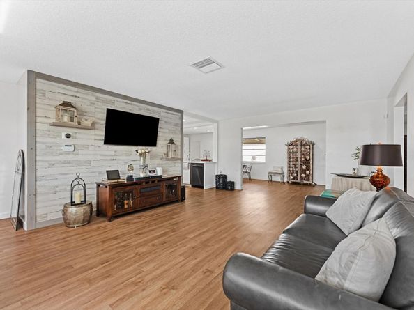 1001 SW 6th Ave, Boynton Beach FL 33426