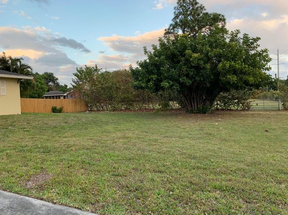 7086 Lawrence Road, Boynton Beach FL 33436