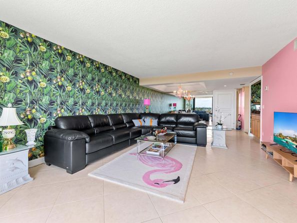 3589 S Ocean Boulevard 609, South Palm Beach FL 33480