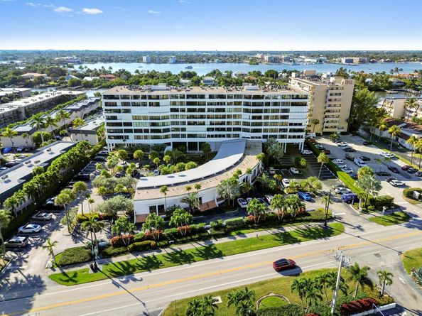 3589 S Ocean Boulevard 609, South Palm Beach FL 33480