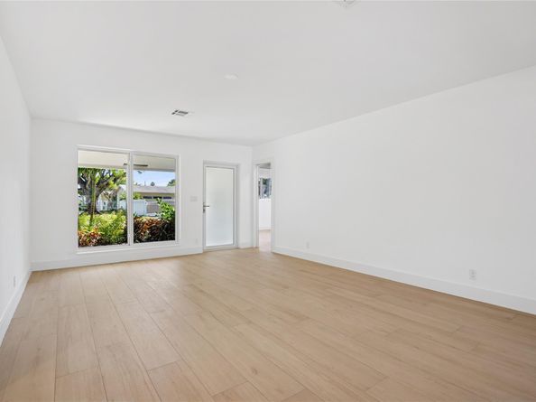 5621 NE 16th Ave, Fort Lauderdale FL 33334