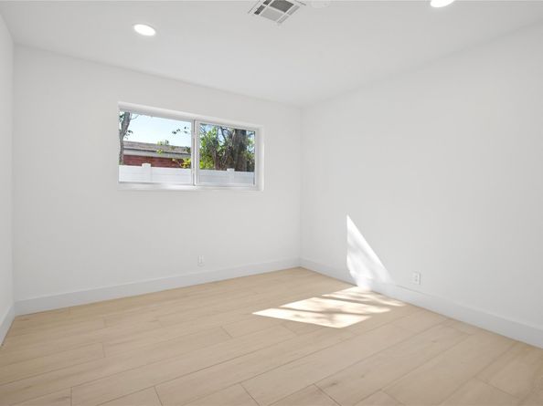 5621 NE 16th Ave, Fort Lauderdale FL 33334