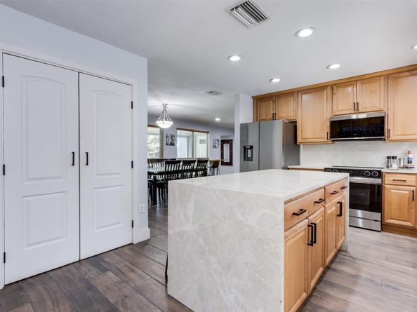 8880 SW 49th St, Cooper City FL 33328