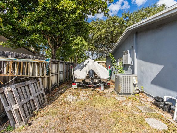 8880 SW 49th St, Cooper City FL 33328