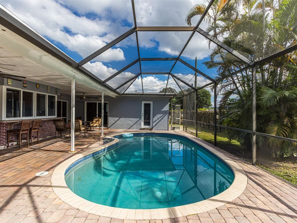 8880 SW 49th St, Cooper City FL 33328