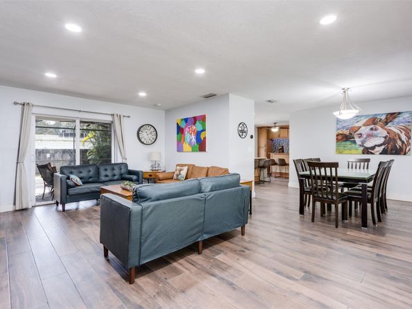 8880 SW 49th St, Cooper City FL 33328