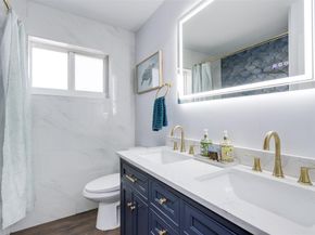 8880 SW 49th St, Cooper City FL 33328