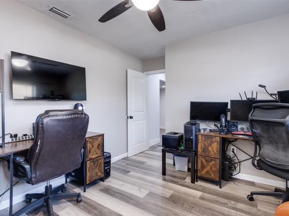 8880 SW 49th St, Cooper City FL 33328