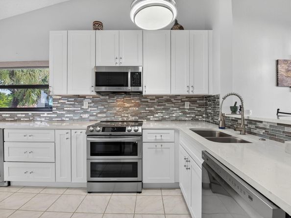 10920 Lakemore Lane 201, Boca Raton FL 33498