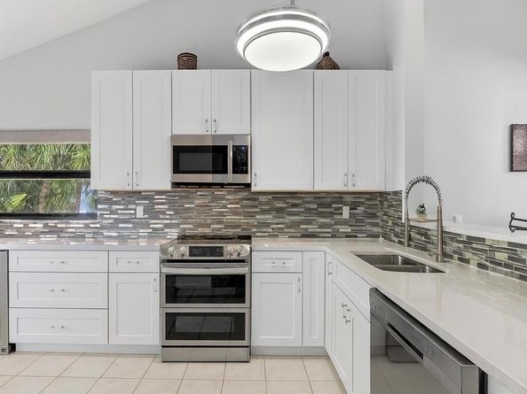 10920 Lakemore Lane 201, Boca Raton FL 33498